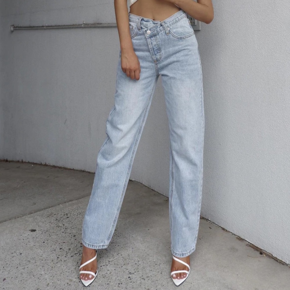 Holly Asymmetric straight leg Jean light wash denim